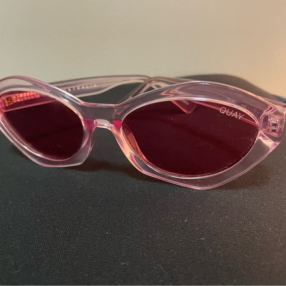 Like new, Cat eye Quay Australia sunglasses